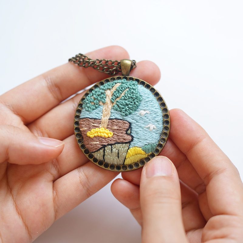 Embroidered necklace-Green rock