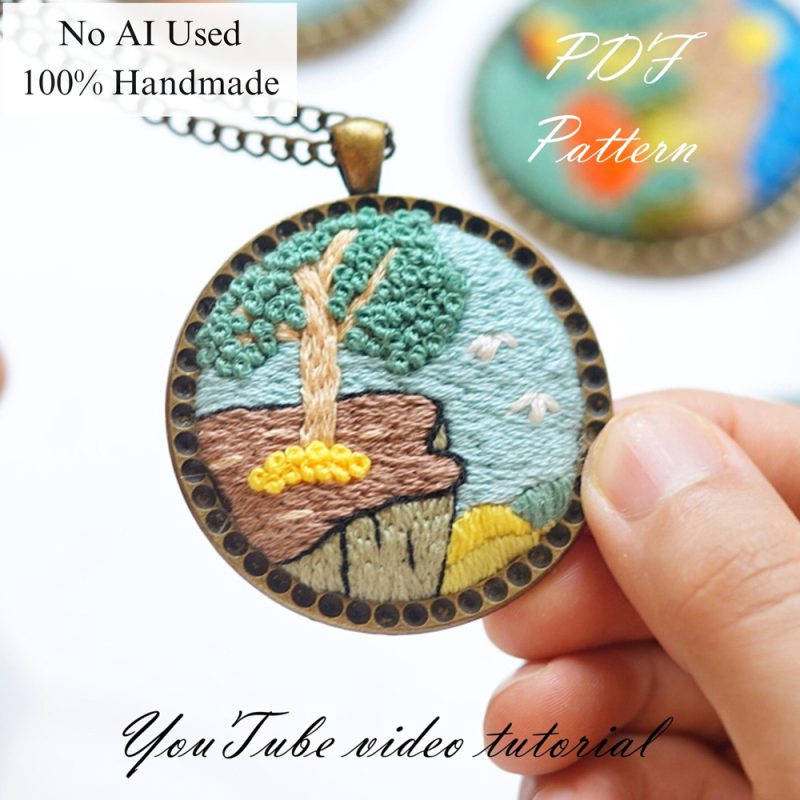 Embroidered necklace-Green rock-embroidery